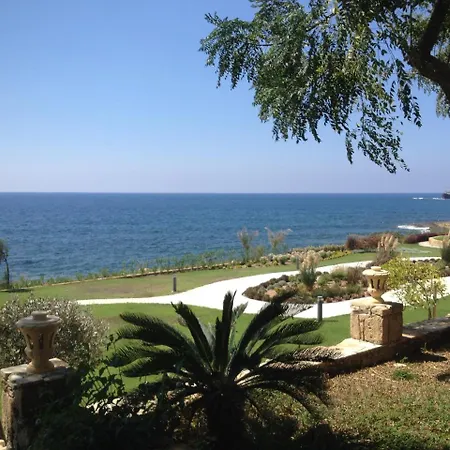 Bright Waves Beach Villa *